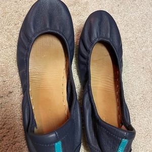 Size 8 EUC California Navy Tieks
